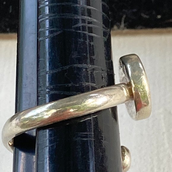 EP Mother of pearl gem in silver by-pass ring, "T" or a cross on the other node. - Picture 3 of 14